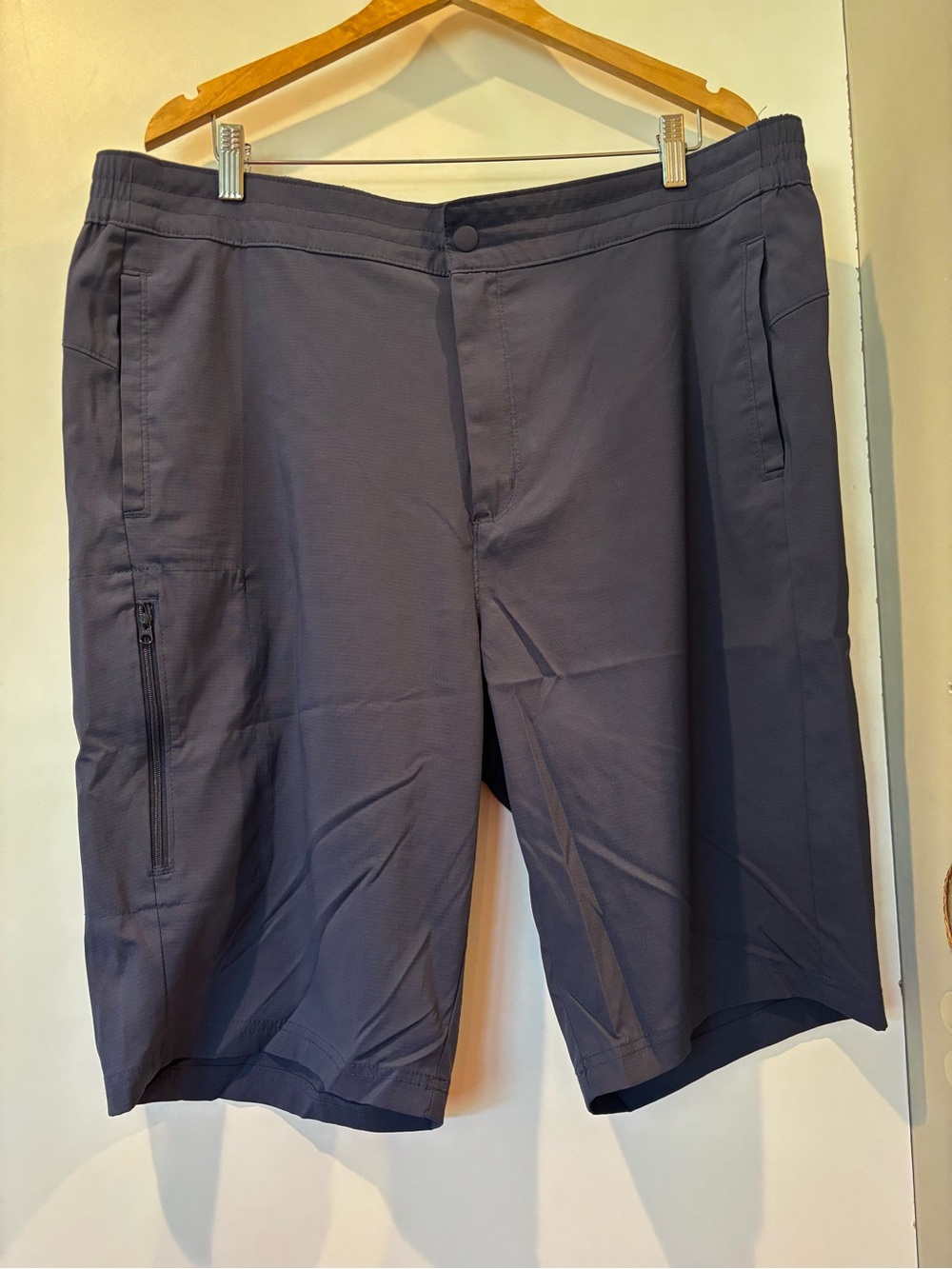 Columbia womenβs long activewear shorts size 18 new without tags!